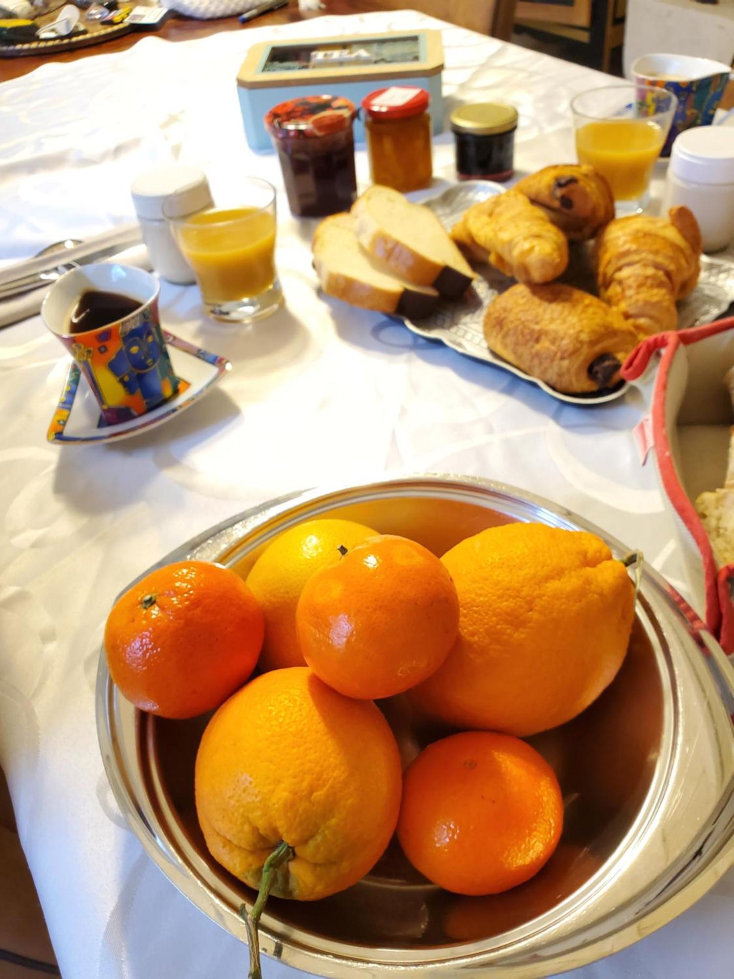 Domaine De La Gemoliere Bed & Breakfast Gémozac Екстериор снимка