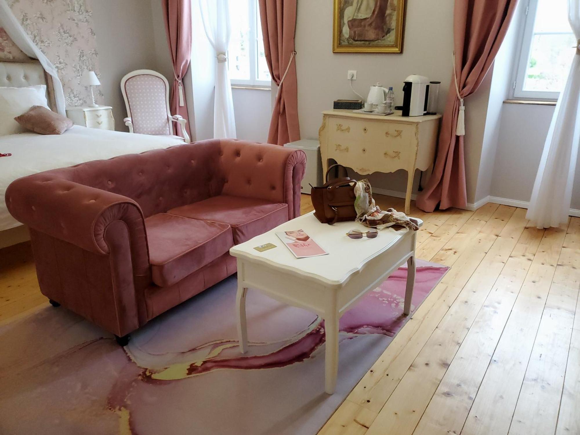 Domaine De La Gemoliere Bed & Breakfast Gémozac Екстериор снимка