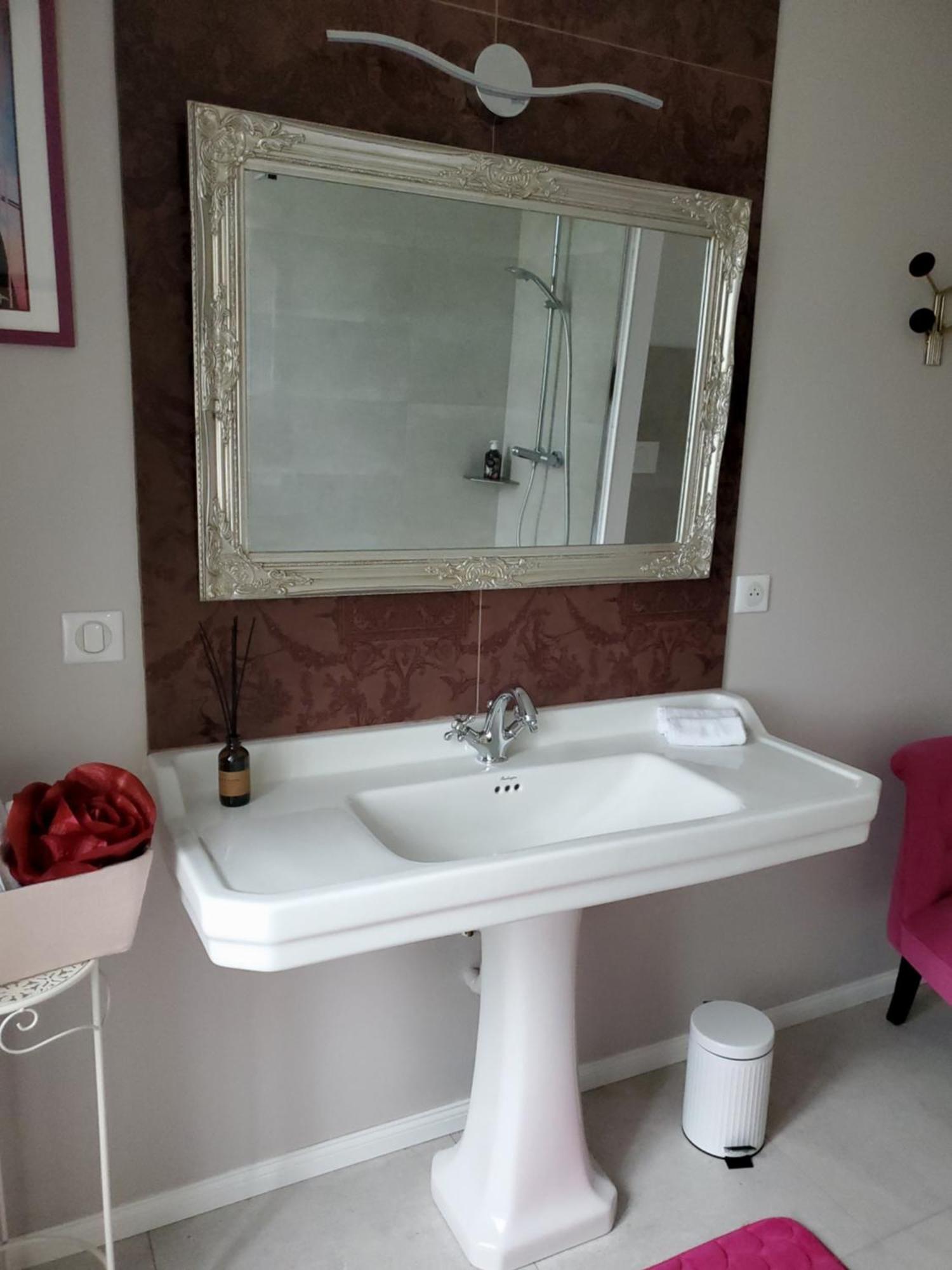 Domaine De La Gemoliere Bed & Breakfast Gémozac Екстериор снимка